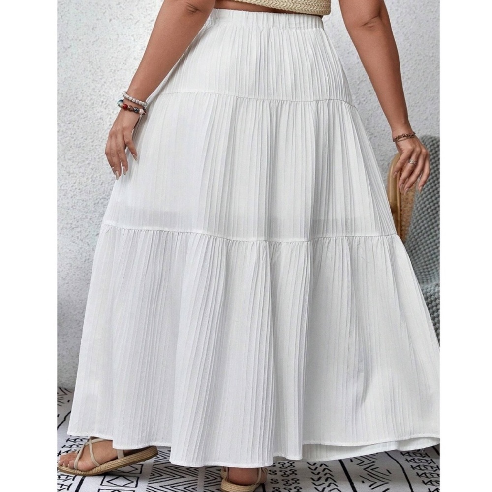 Plus White Solid Button Detail Stretchy Waist Max… - image 3